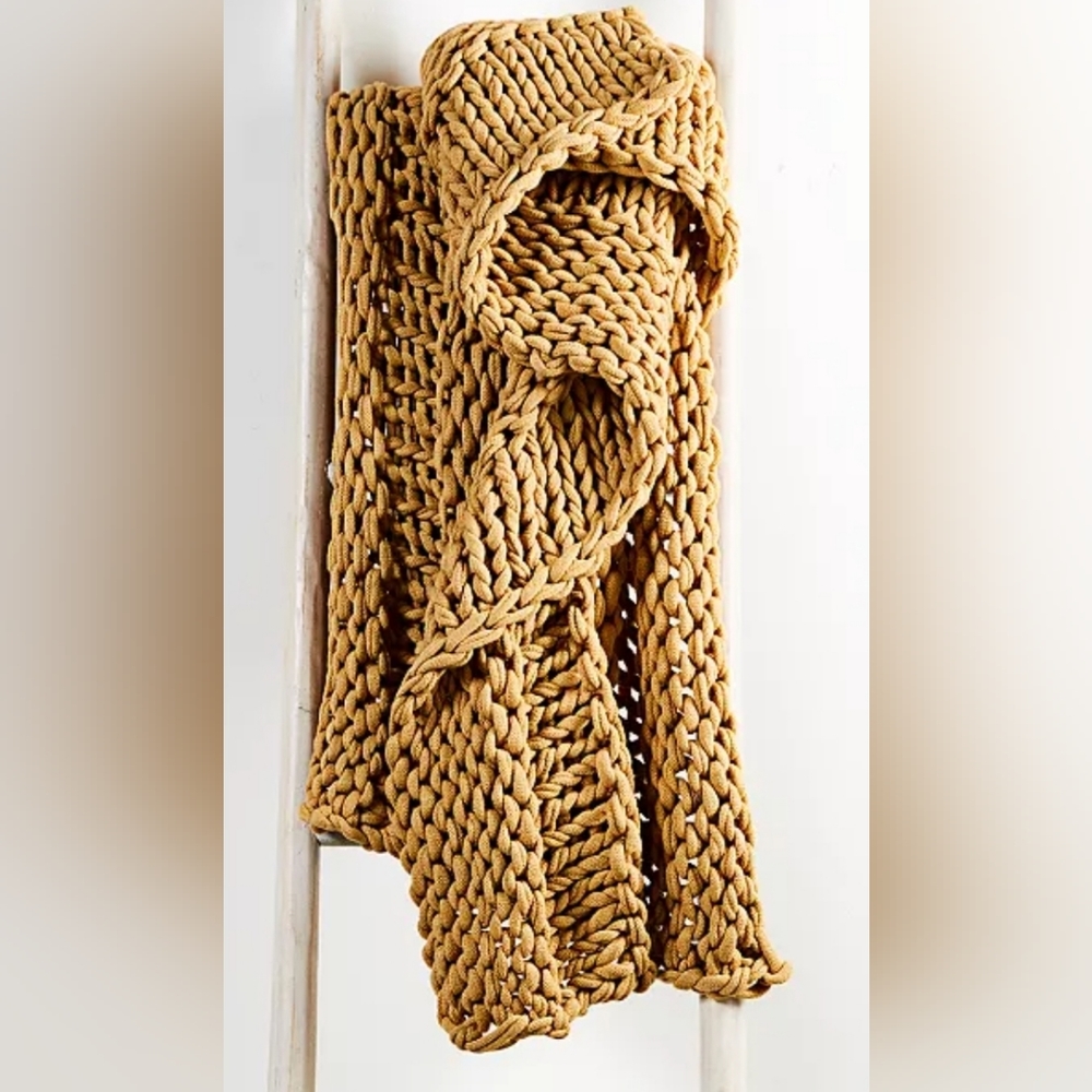 NWT-Oake throw blanket